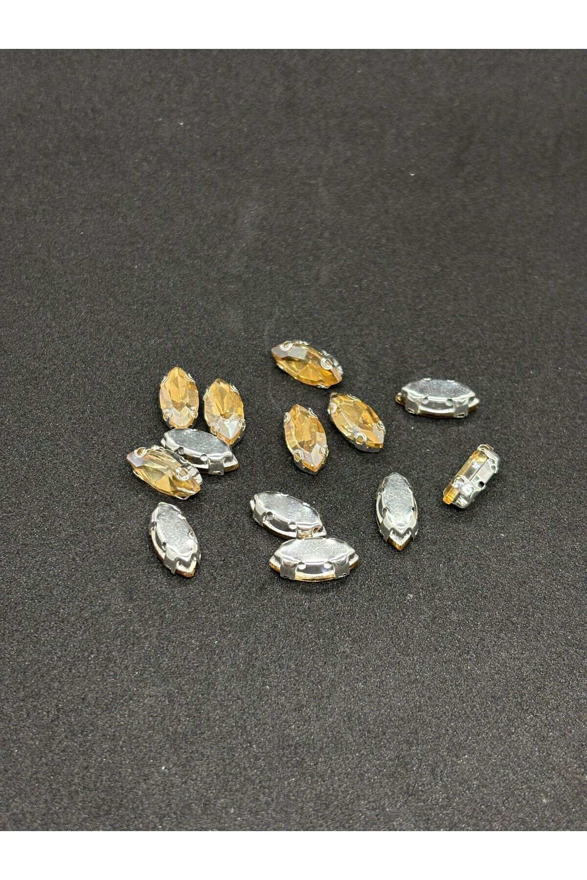 7x15(1.5 Cm) Mekik Kasalı Dikme Cam Taş 50 Adet Gümüş Kasa Sarı Cam Taş