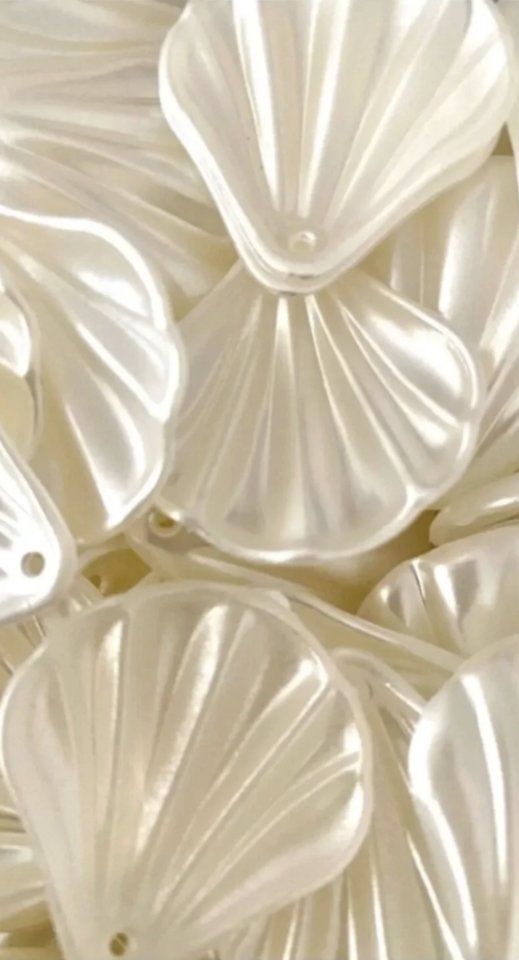 25 ADET MEGA BOY SEDEFLİ BEYAZ İSTİRİDYE İNCİ BONCUK 3,5CMX3CM EBATLARINDA