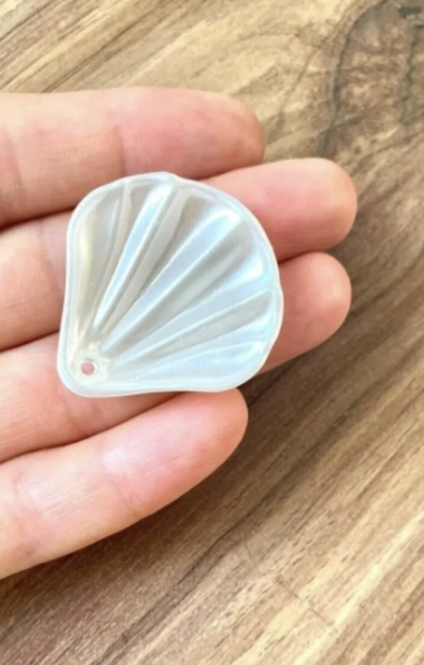 25 ADET MEGA BOY SEDEFLİ BEYAZ İSTİRİDYE İNCİ BONCUK 3,5CMX3CM EBATLARINDA