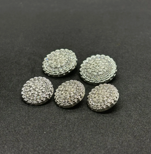 Gümüş Üzeri Kristal Taşlı Model Özel Tasarım Kaban Ceket Trençkot Düğme 5 Adet (2 Büyük 3 Küçük Boy)