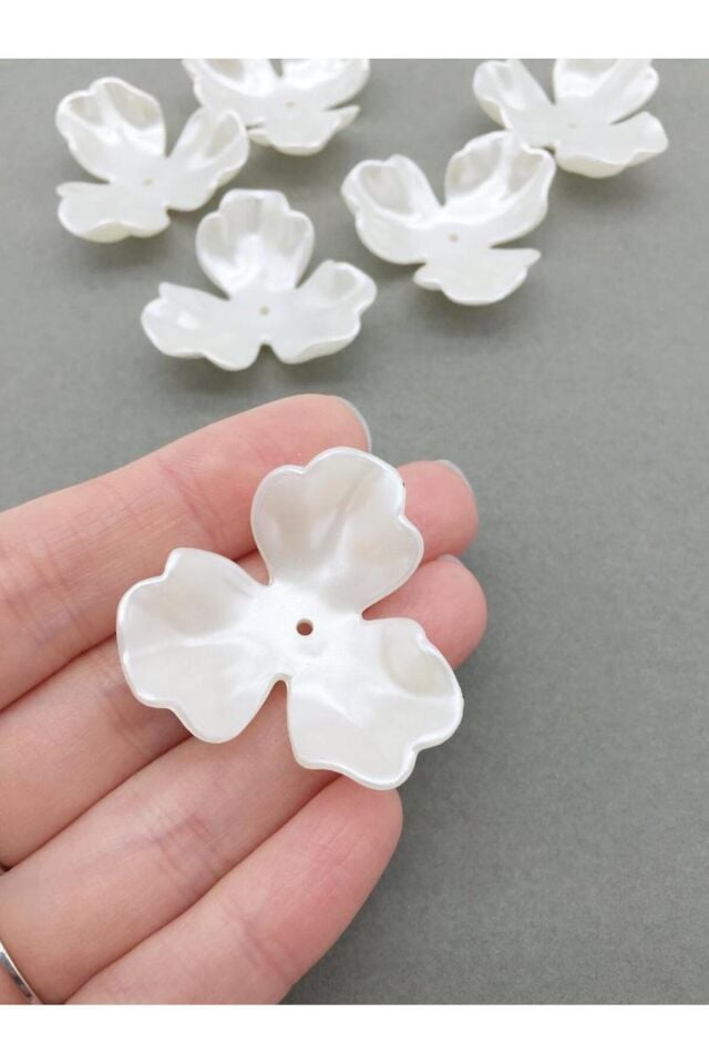 20 Adet Krem Üç Yapraklı Büyük Papatya Delikli İnci Boncuk 35 mm B:82