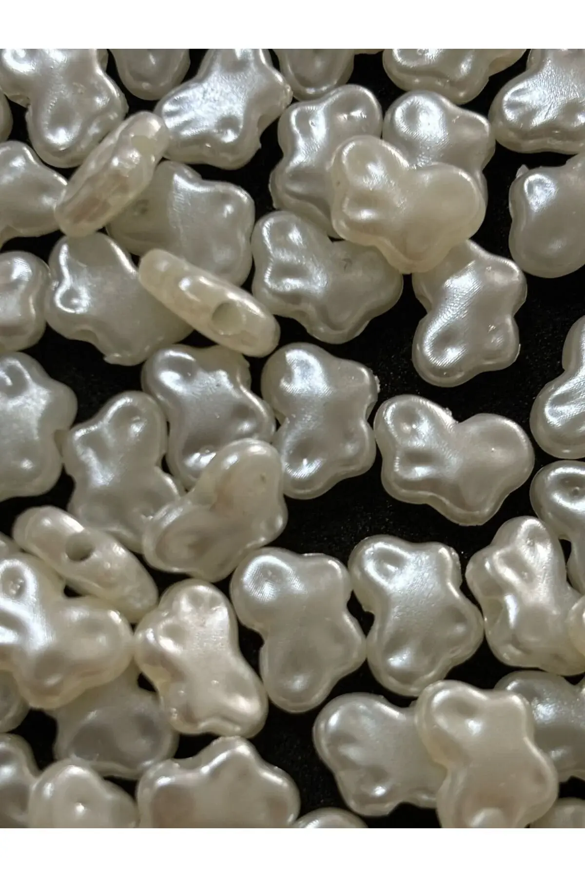 Sedefli Beyaz Minik Kelebek Figürlü Çift Taraflı Delikli Inci (200 ADET) B:16