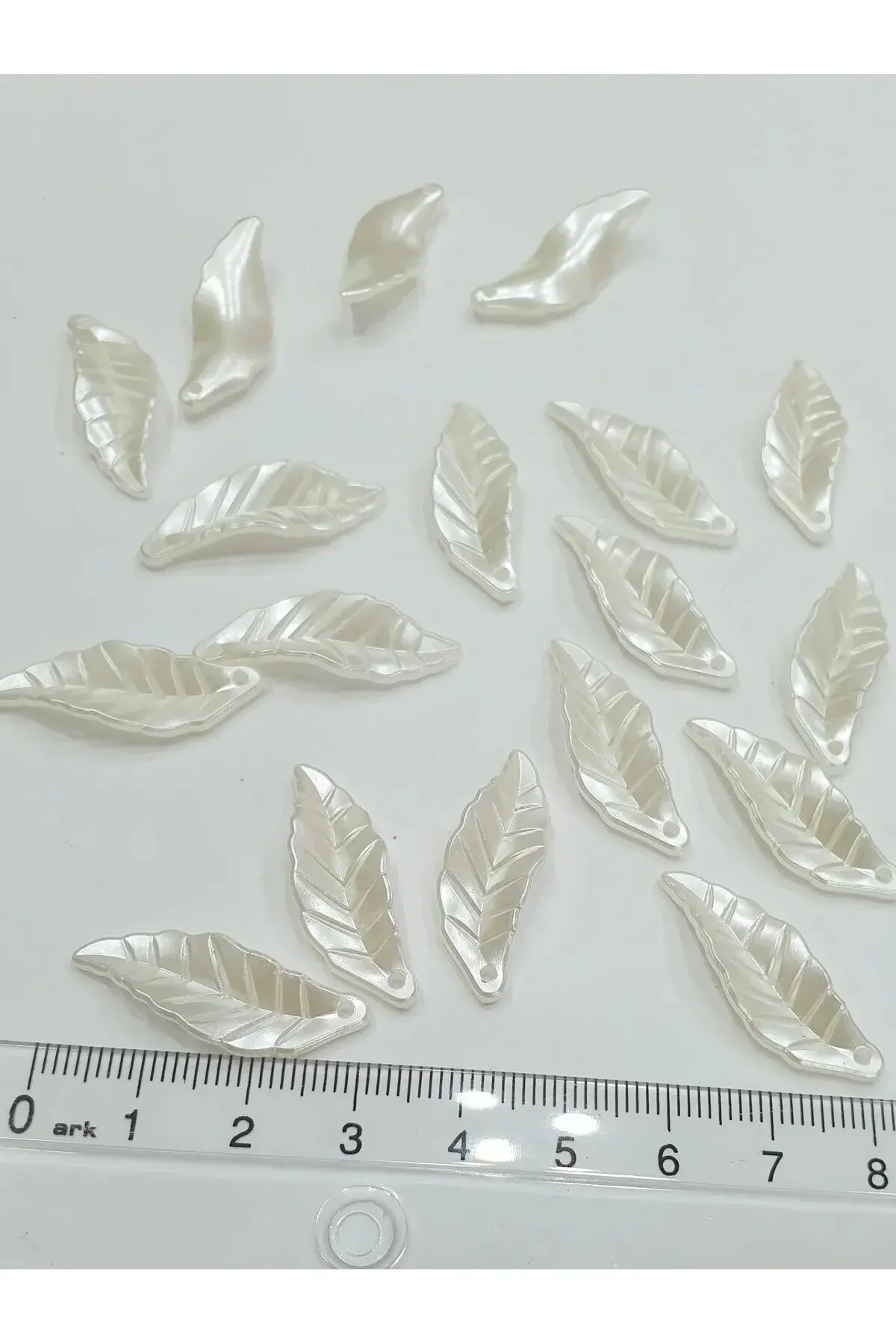 İncili Yaprak - 30 Mm Krem (100 ADET) B:20