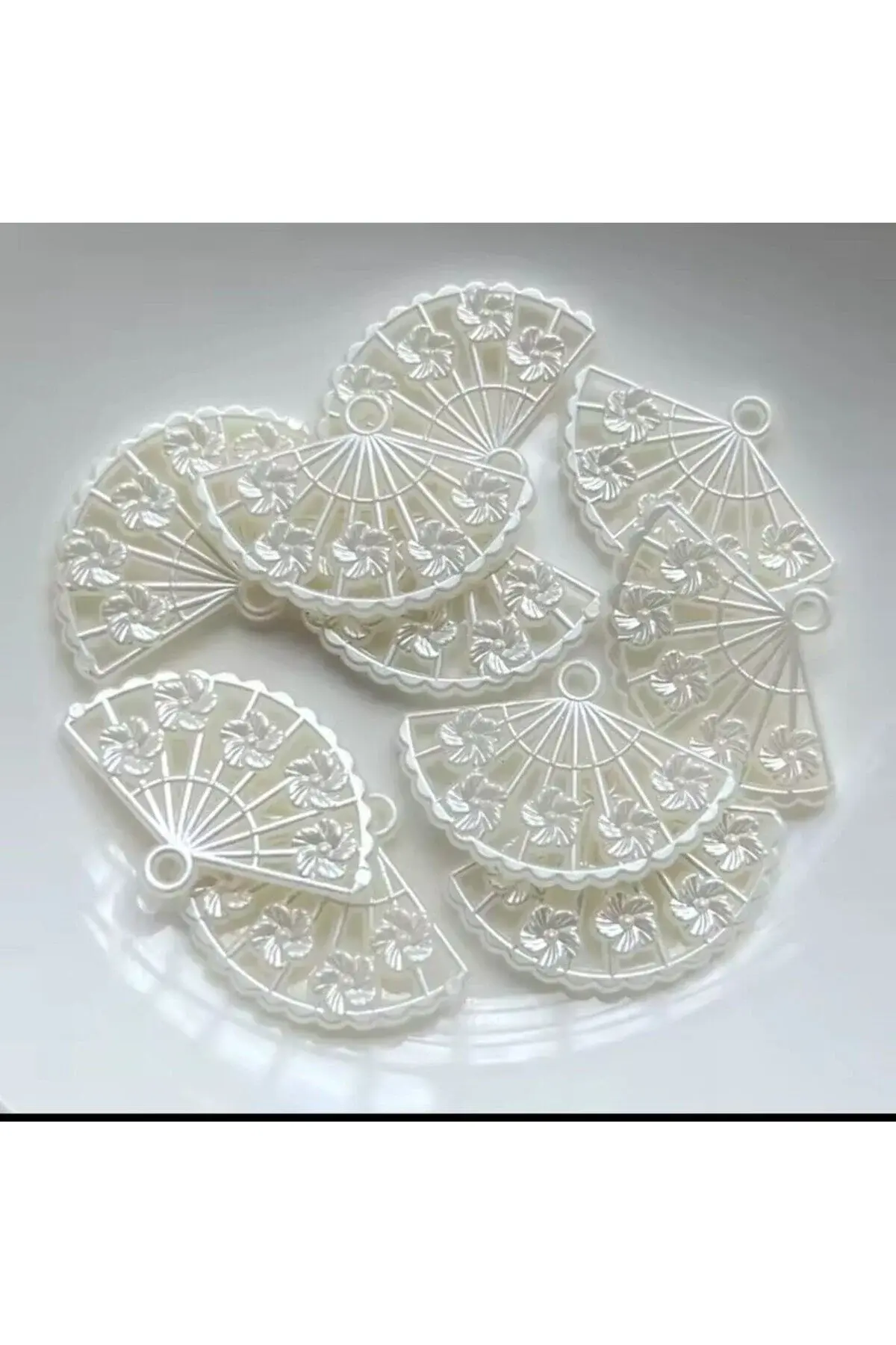 100 Adet Beyaz Sedefli Yelpaza Model Çift Taraflı Plastik Akrilik Inci Boncuk (28 MM)b:23