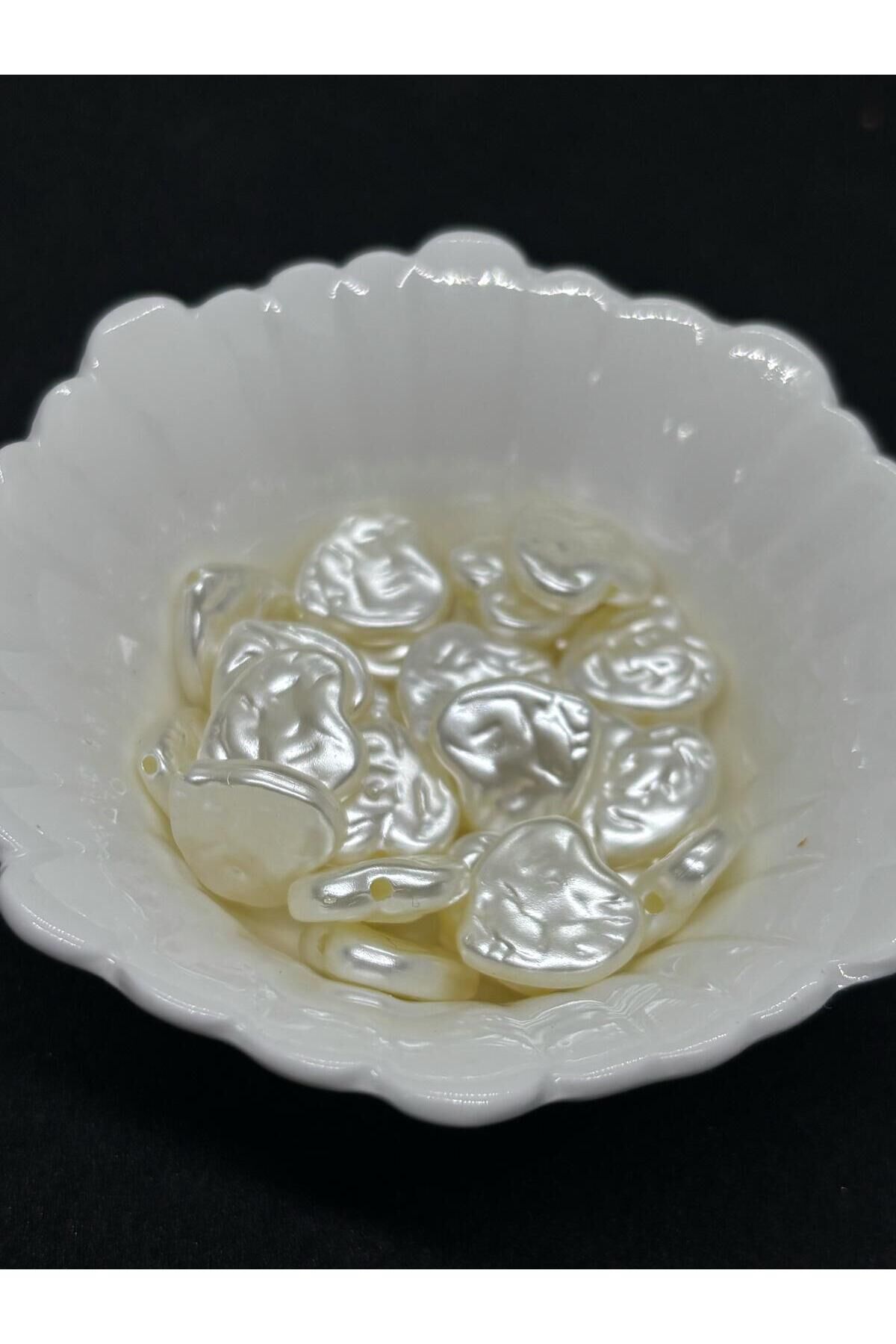 100 Adet Kırık Beyaz Sedefli Kalp Inci Delikli Dikme Inci Boncuk (12 MM) B:13