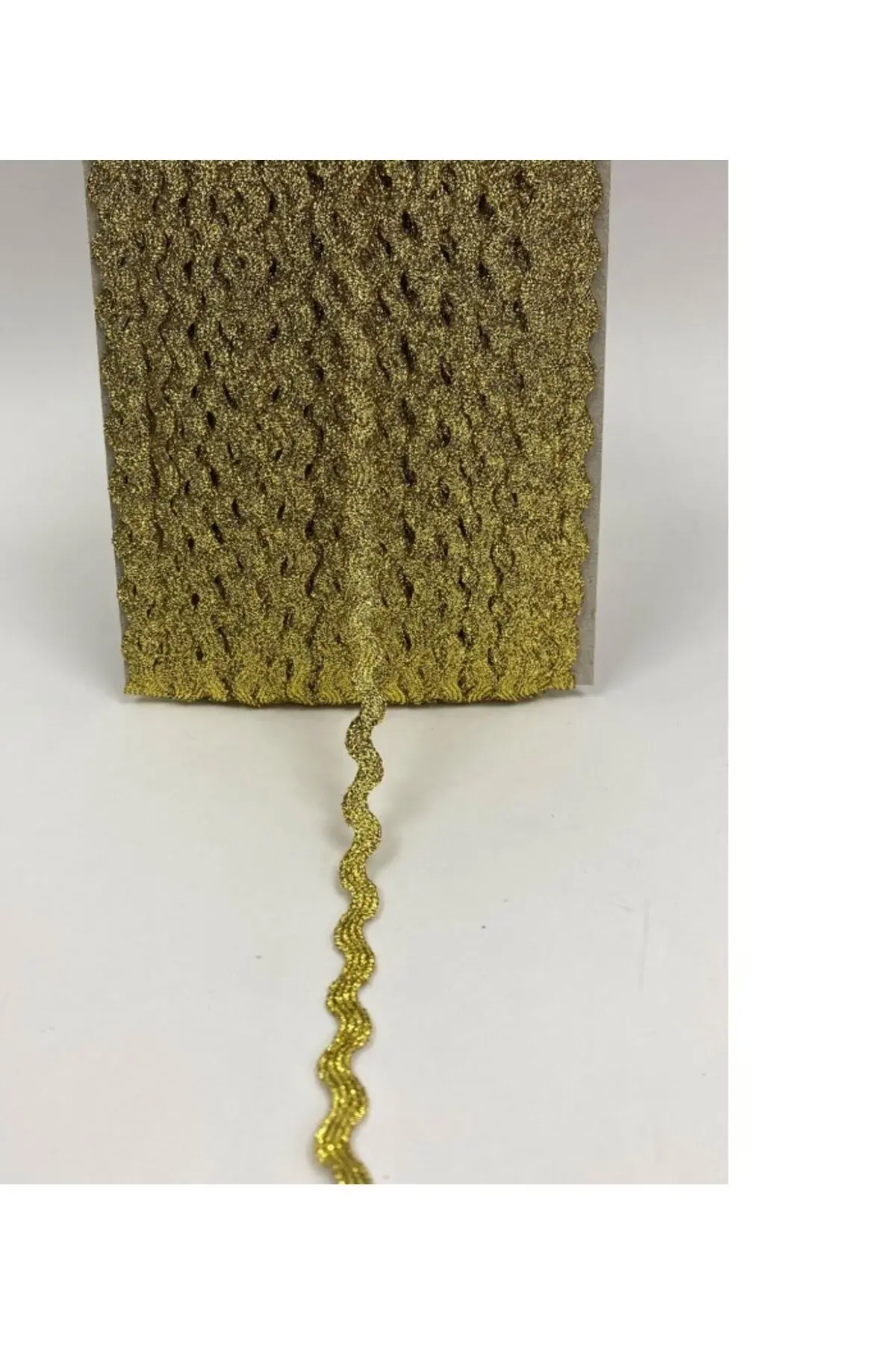 5 Mt. Dekoratif Şerit Aksesuar Metalik Gold Altın Rengi Zigzak Su Taşı Paketleme Süsleme Kenar Süsü